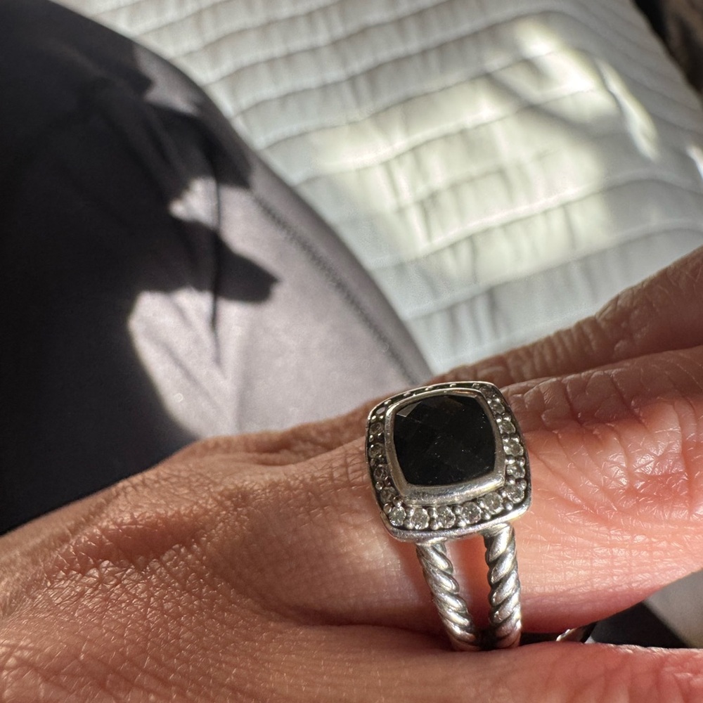 One David Yurman Petit Albion Ring. Size 6 approx 1 year old.